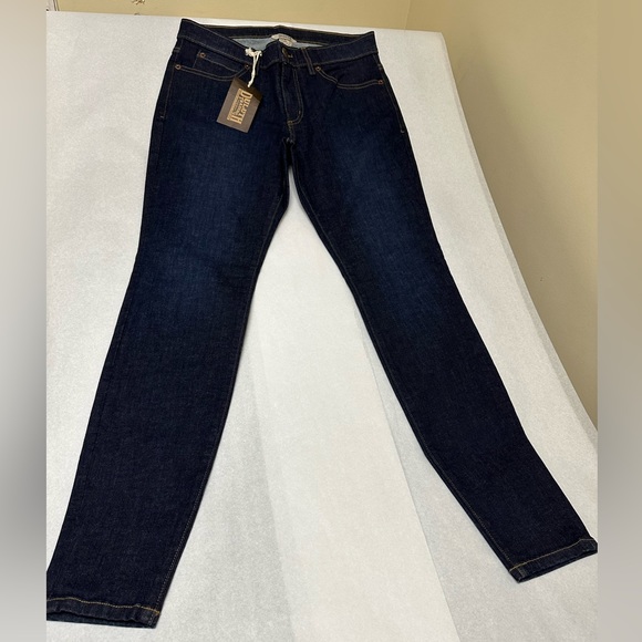 NWT: Women's DuluthFlex Daily Denim Slim Leg Jeans - Picture 1 of 6
